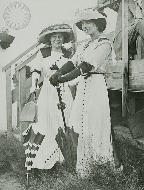 Matilde Moisant (left) poses with Harriet Quimby (right), c. 1911-1912. 