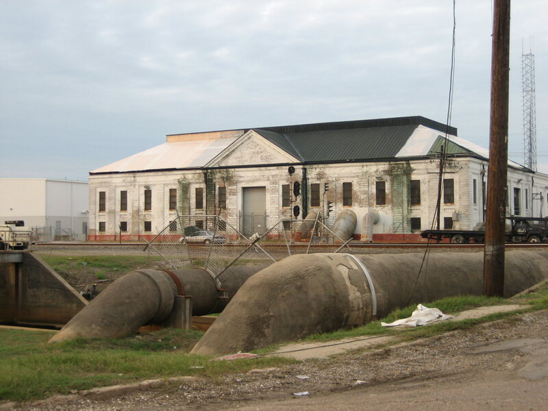 New Orleans Drainage Pumping Station No. 5 (circa 2005). 