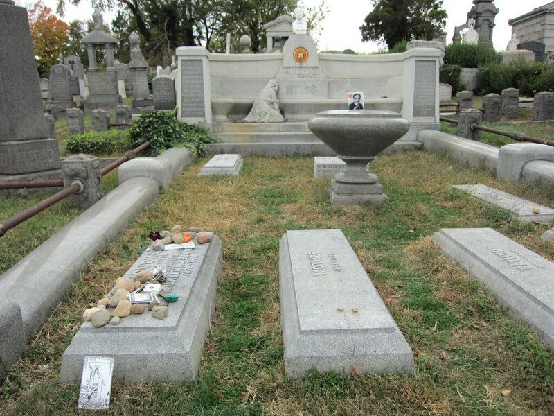 Houdini's grave in Queens