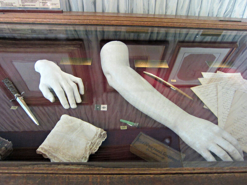 hopin's hand (at left) in the Musée de la Vie Romantique in Paris