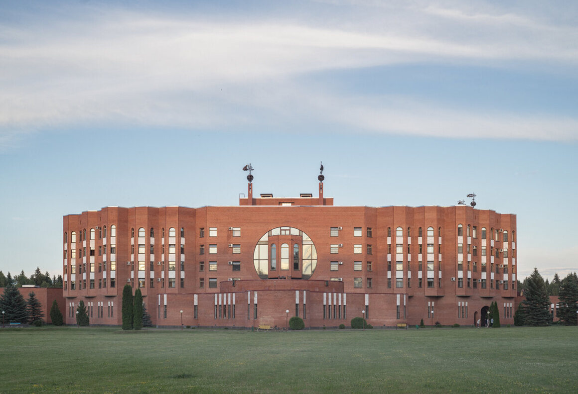 The Reshma sanatorium in Russia opened in 1987.