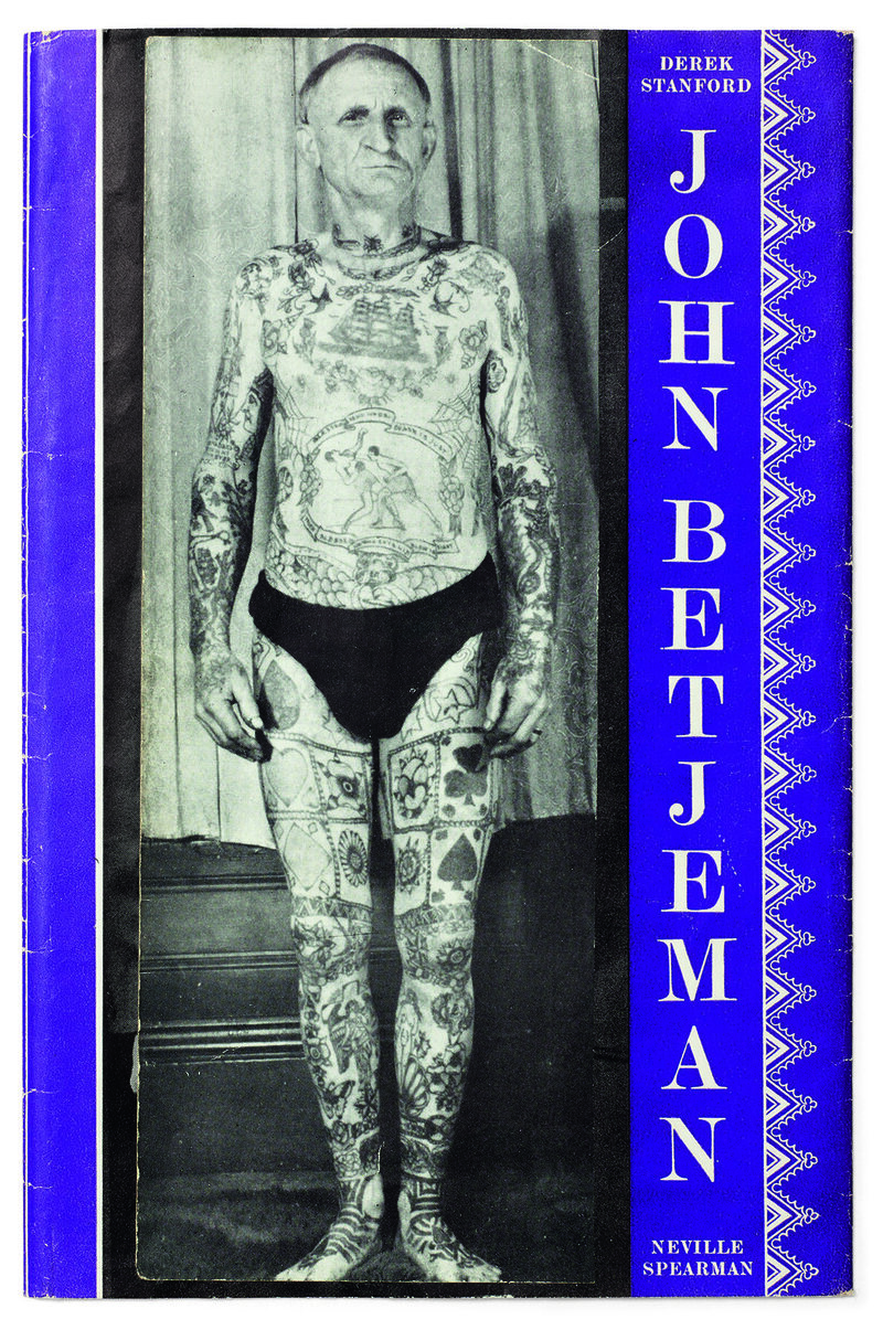 Un libro de poemas de <em> John Betjeman </em> con su portada modificada.