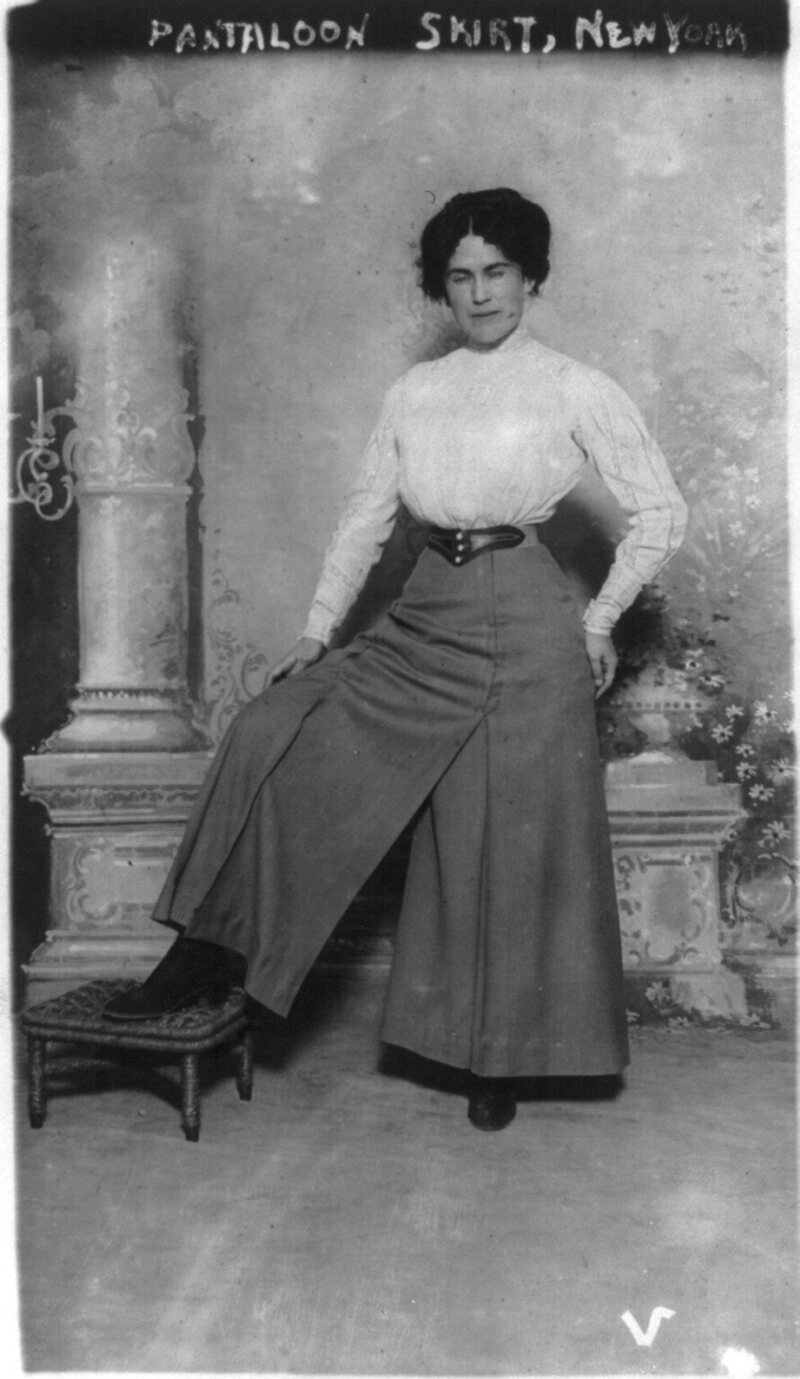 A later version of the 'divided skirt', the 'pantaloon skirt', seen here in New York in 1910.