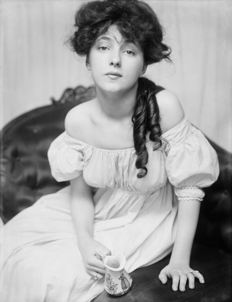 Evelyn Nesbit, around 1901. 