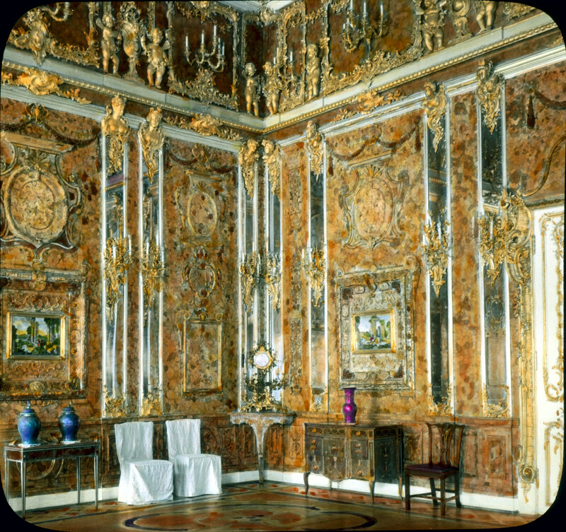 The ill-fated Amber Room in 1931. In 2003, a replica, reconstructed Amber Room was put in its place in the Catherine Palace.