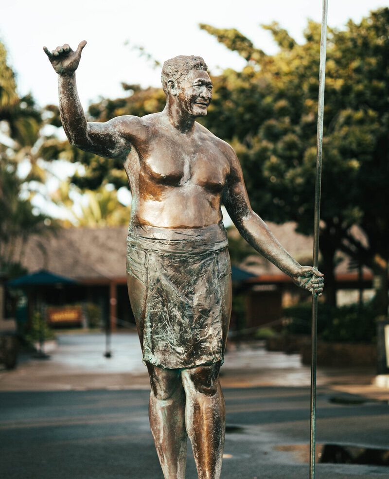 Hamana Kalili statue at the Polynesian Cultural Center