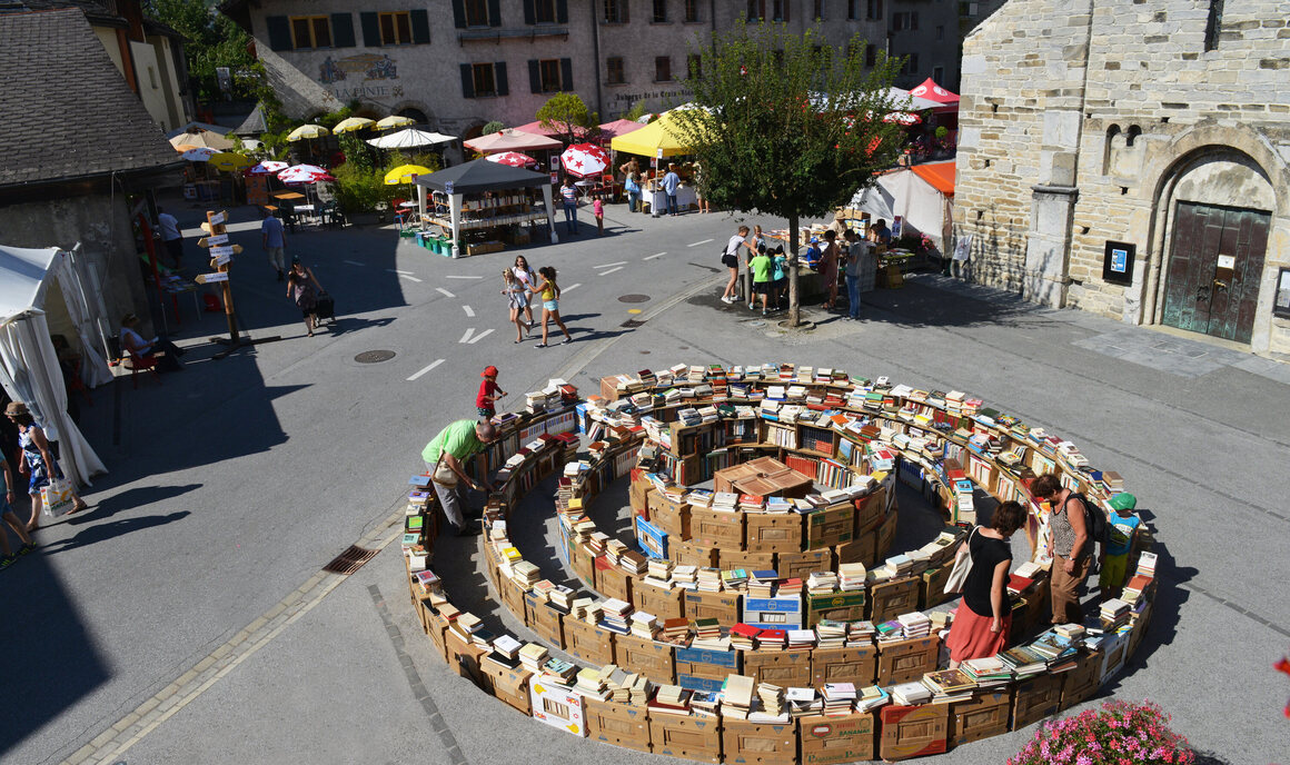 Books in the round in St.-Pierre-de-Clages, Switzerland.
