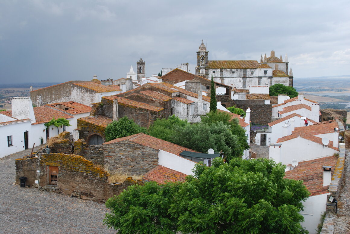 The town of Monsaraz, where scientists found the key to folium.