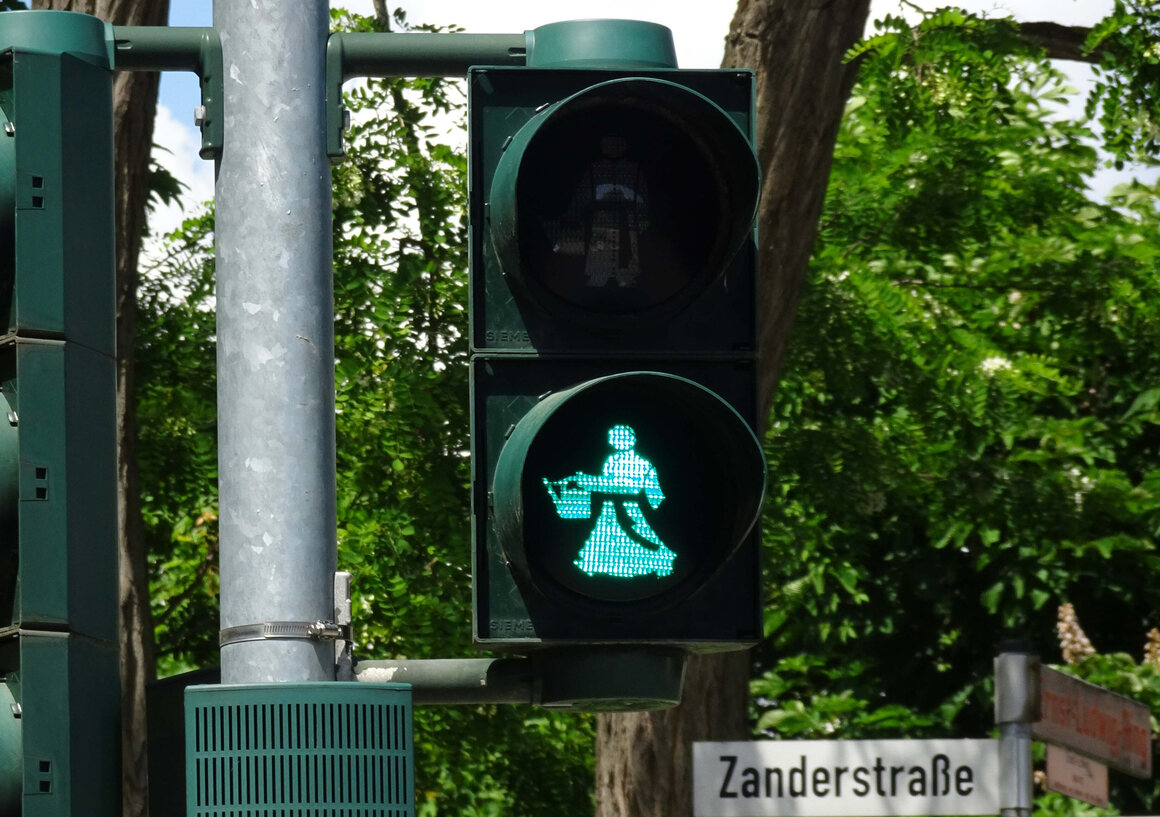 Bad Nauheim, Germany, unveiled a crossing signal in honor of the 
