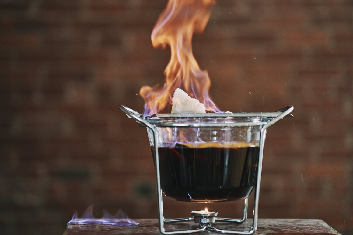 It is very easy to set your table on fire when making feuerzangenbowle. 