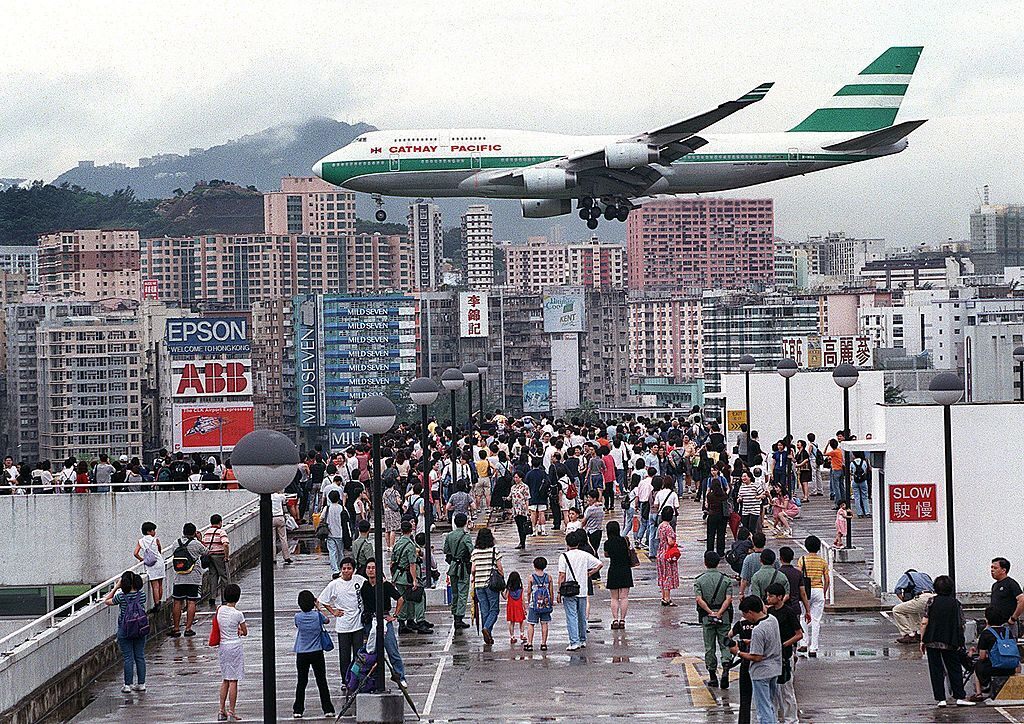 Resultado de imagem para Hong Kong’s Kai Tak Airport