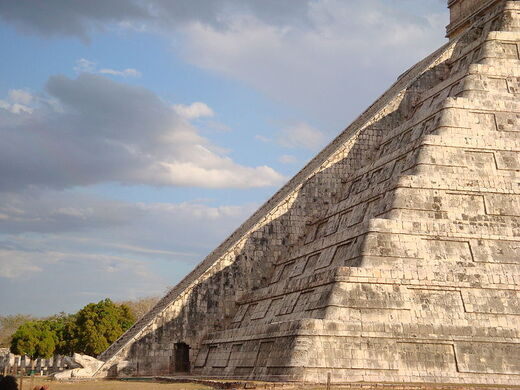 tornade devant la pyramide... ChichenItzaEquinox
