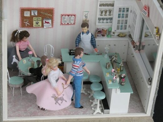 miniature dollhouse museum