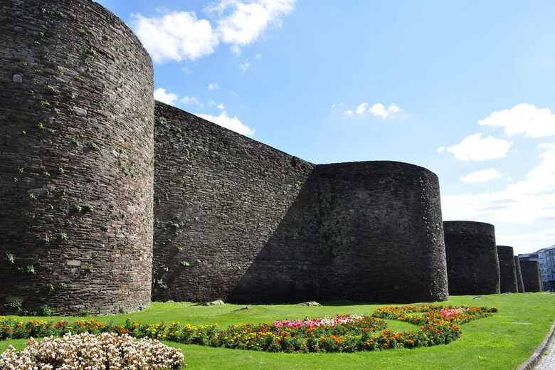 Roman Walls of Lugo – Lugo, Spain - Atlas Obscura