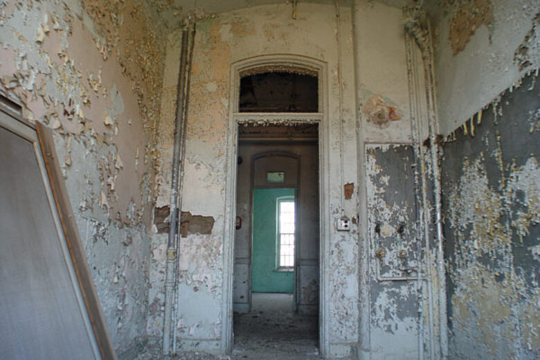 18 Abandoned Psychiatric Hospitals And Why They Were Left