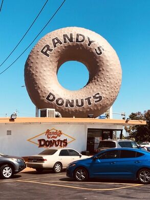 Randys donuts near me