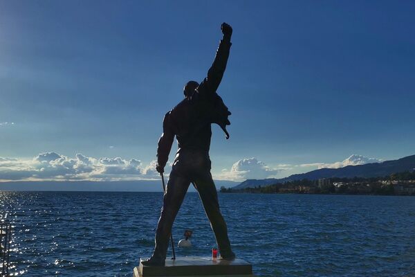  Freddie Mercury Statue 