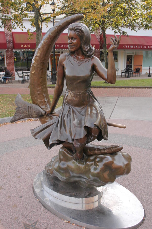 Statue of Elizabeth Montgomery – Salem, Massachusetts - Atlas Obscura