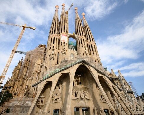 Barcelona church la sagrada familia interior