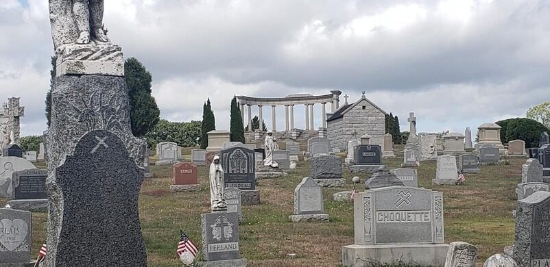Precious Blood Cemetery – Woonsocket, Rhode Island - Atlas Obscura