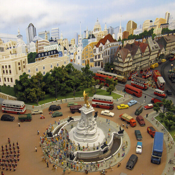 mini model world