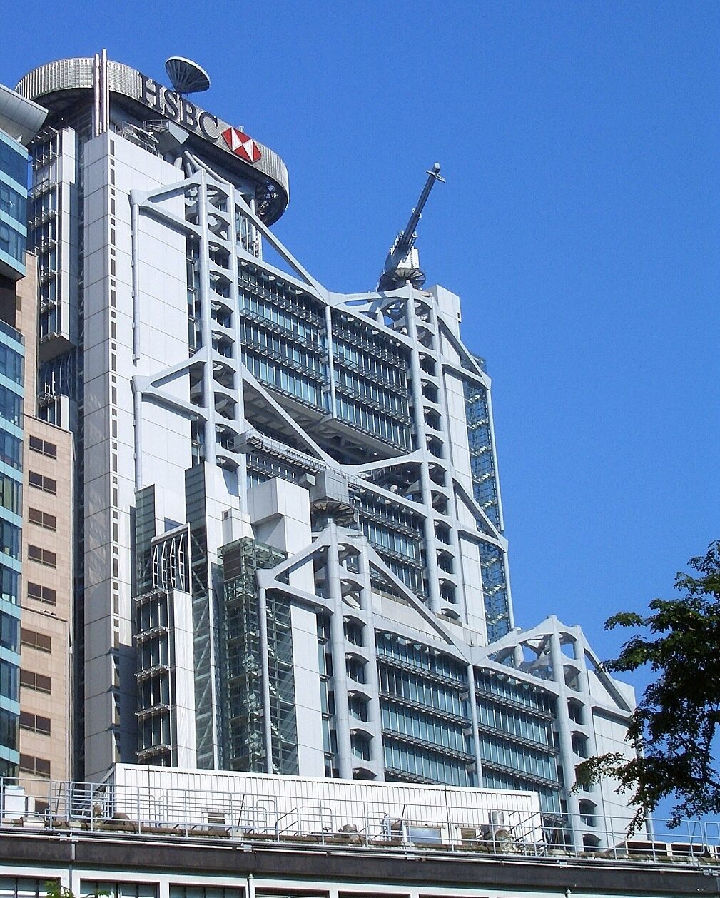 HSBC Building Feng Shui Cannons – Hong Kong - Atlas Obscura