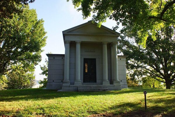 The Lemp Family Tomb – St. Louis, Missouri - Atlas Obscura