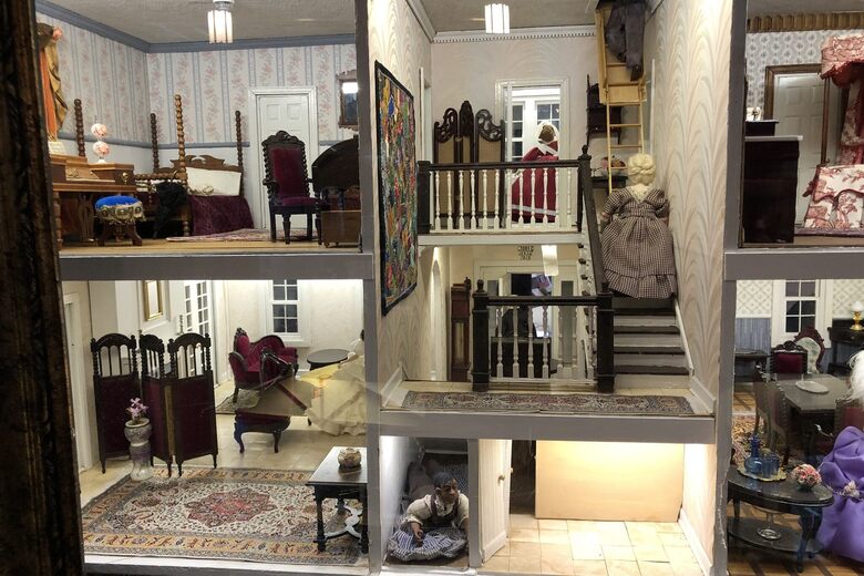 doll house store near me