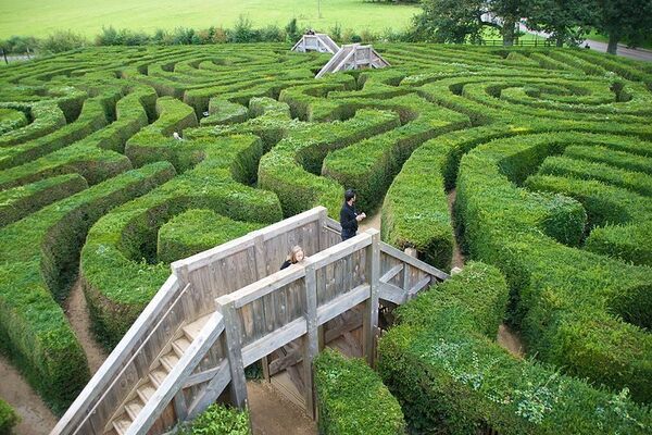 Dragonfly Maze – Bourton-on-the-Water, England - Atlas Obscura