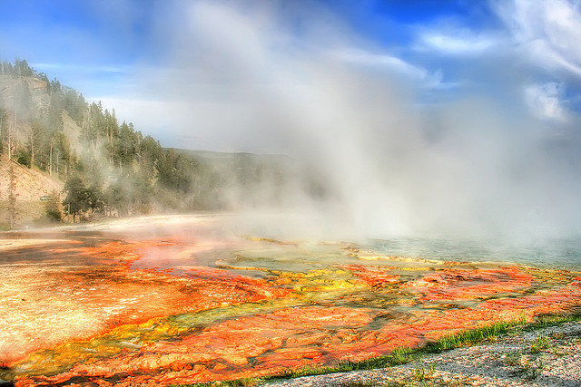 Thermal Hot Springs Yellowstone - Wyoming - Atlas Obscura Blog
